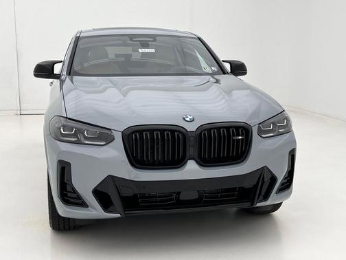 2025 BMW X4 M40i