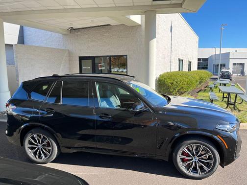 2026 BMW X5 M60i