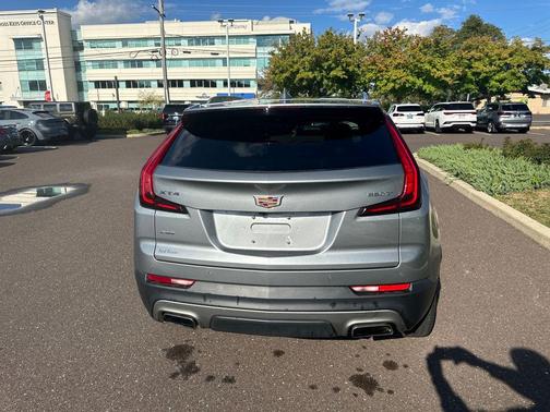 2023 Cadillac XT4 Premium Luxury