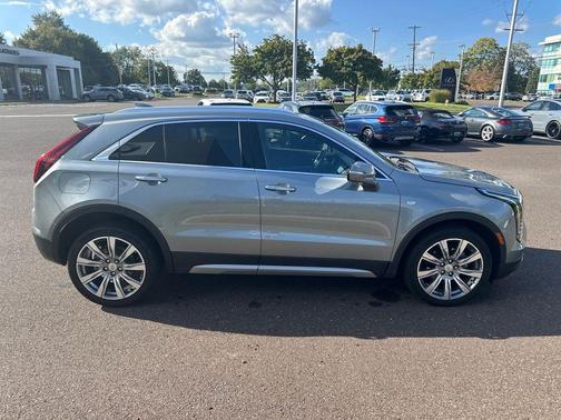 2023 Cadillac XT4 Premium Luxury