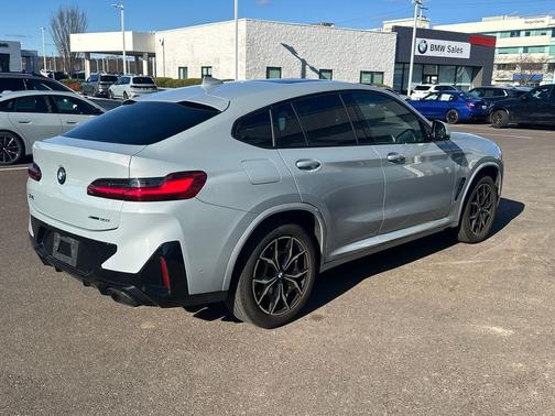2023 BMW X4 xDrive30i