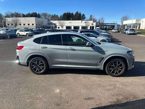 2023 BMW X4 xDrive30i