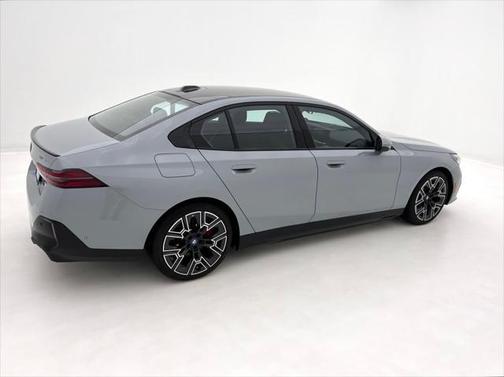 2025 BMW i5 xDrive40