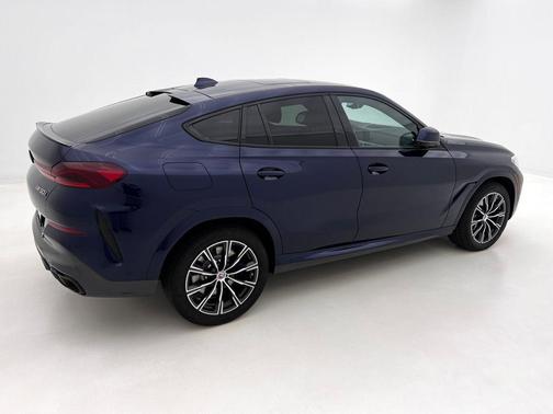 2023 BMW X6 M50i