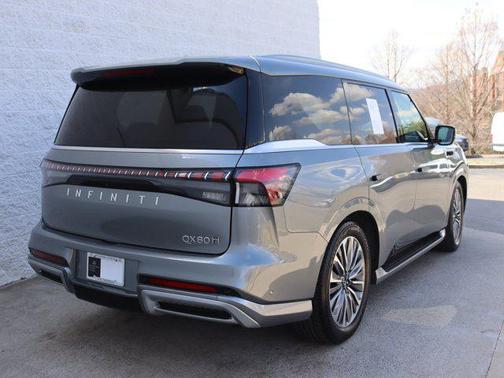 2025 INFINITI QX80 SENSORY AWD