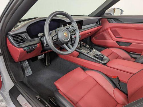 2025 Porsche 911 Carrera