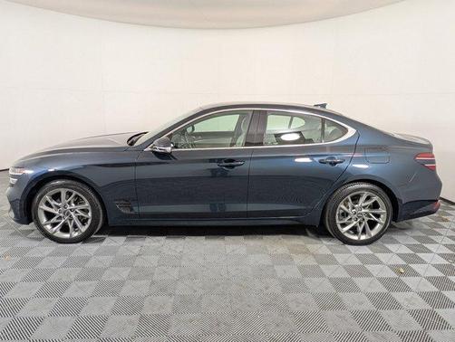 2022 Genesis G70 2.0T AWD