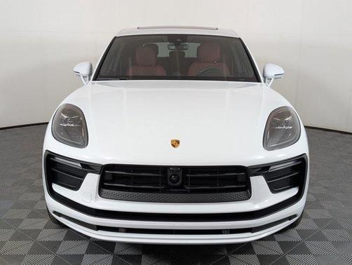 2025 Porsche Macan AWD
