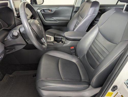 2021 Toyota RAV4 Hybrid XLE Premium