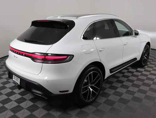2024 Porsche Macan Base