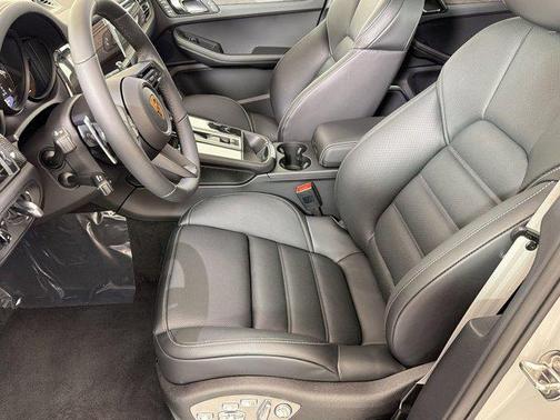 Chalk 2026 Porsche Macan Macan GTS