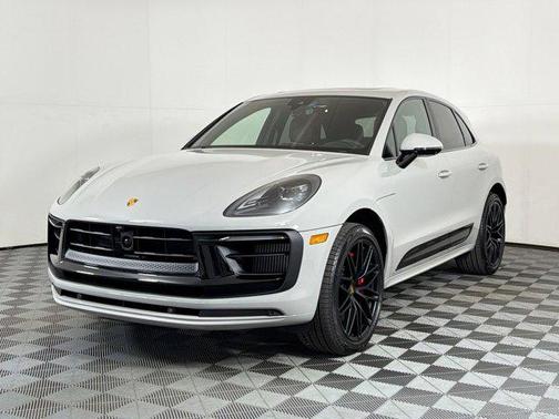 Chalk 2026 Porsche Macan Macan GTS