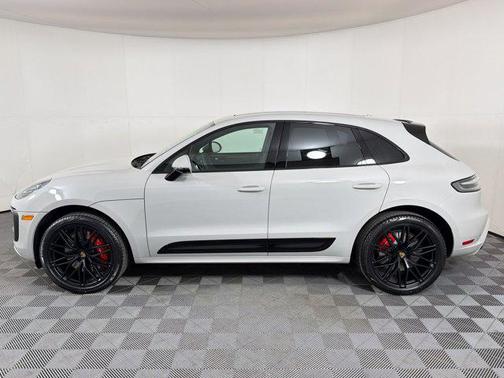 Chalk 2026 Porsche Macan Macan GTS