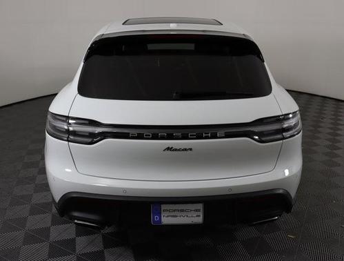 2025 Porsche Macan Base