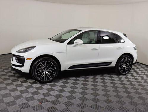 2025 Porsche Macan AWD