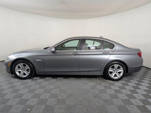 2011 BMW 528 528i