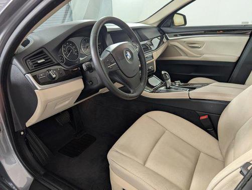 2011 BMW 528 528i