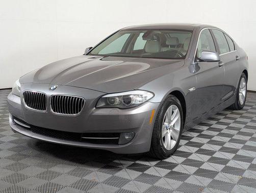 2011 BMW 528 528i