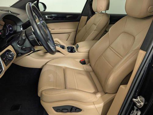 2022 Porsche Cayenne Cayenne