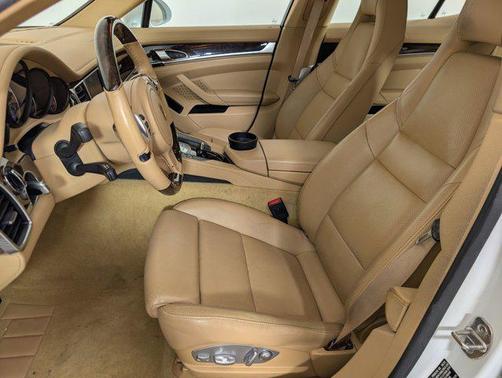 2016 Porsche Panamera 4