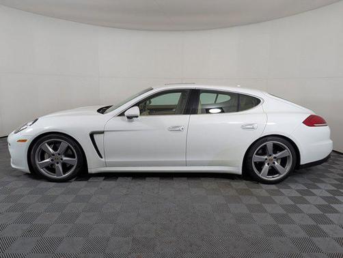 2016 Porsche Panamera 4