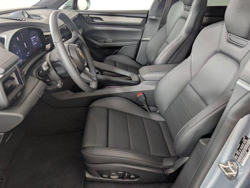 2025 Porsche Macan 4S