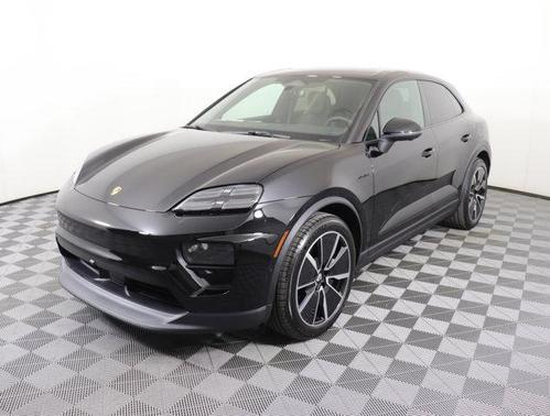 2025 Porsche Macan Base