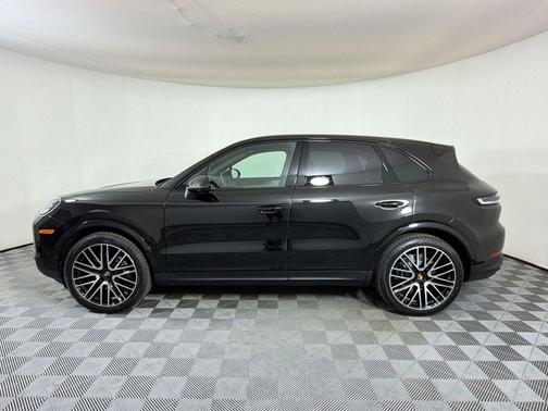 Chromite Black Metallic 2026 Porsche Cayenne Cayenne