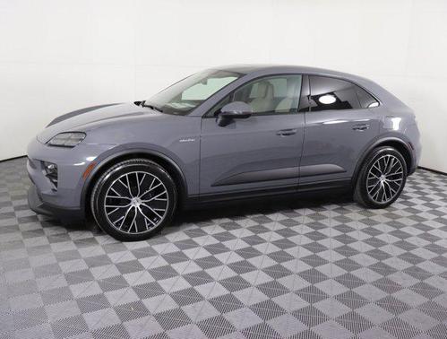 2025 Porsche Macan 4