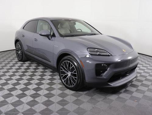 2025 Porsche Macan Base