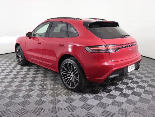 2025 Porsche Macan Base