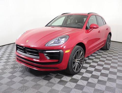 2025 Porsche Macan Base
