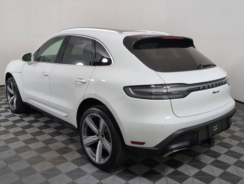 2025 Porsche Macan AWD