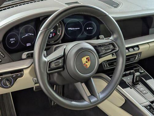 2021 Porsche 911 Carrera