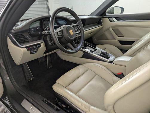 2021 Porsche 911 Carrera