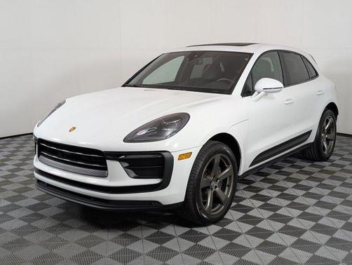 2022 Porsche Macan Base