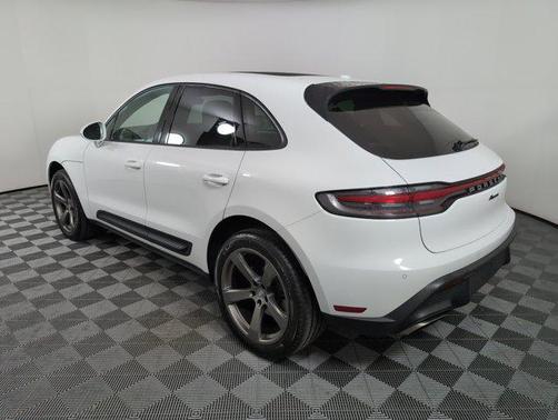 2022 Porsche Macan Base