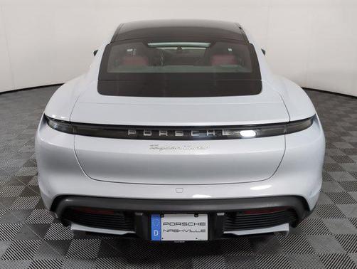 2022 Porsche Taycan Turbo