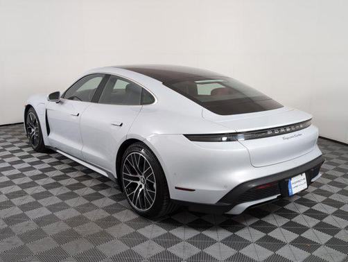 2022 Porsche Taycan Turbo