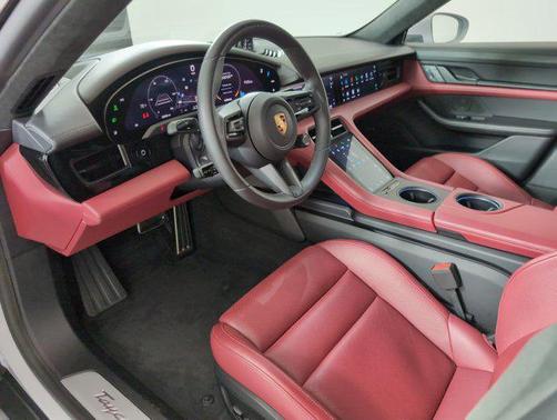 2022 Porsche Taycan Turbo