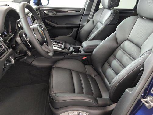 2025 Porsche Macan AWD