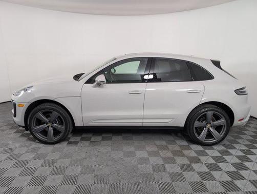 2025 Porsche Macan AWD