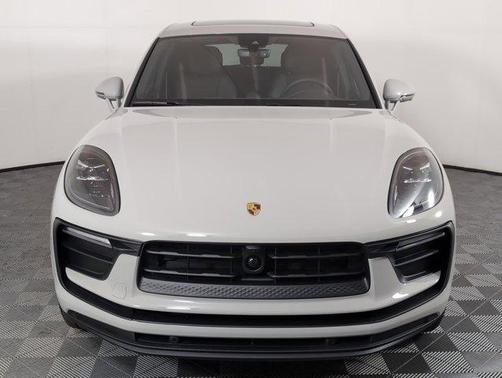 2025 Porsche Macan AWD