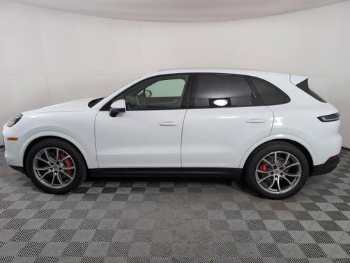2024 Porsche Cayenne S