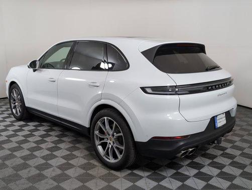 2024 Porsche Cayenne S