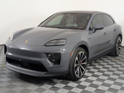 2025 Porsche Macan Base