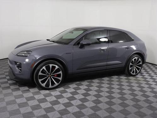 2025 Porsche Macan Base