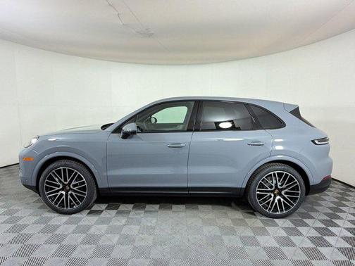 Arctic Grey 2026 Porsche Cayenne Cayenne