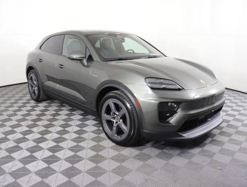 2025 Porsche Macan Base