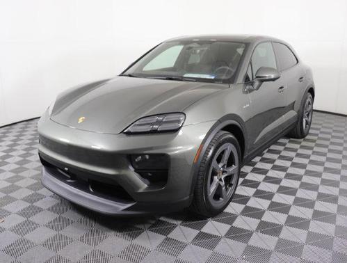 2025 Porsche Macan Base